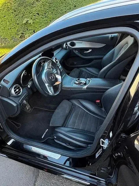 Gebraucht Mercedes C180 AMG line 156 PS (114 kW) 2020 Schwarz Limousine