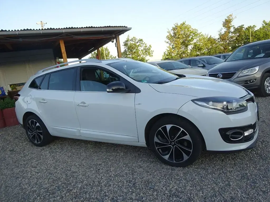 Gebraucht Renault Mégane III Bose Edition 132 PS (97 kW) 2015 Weiß Limousine