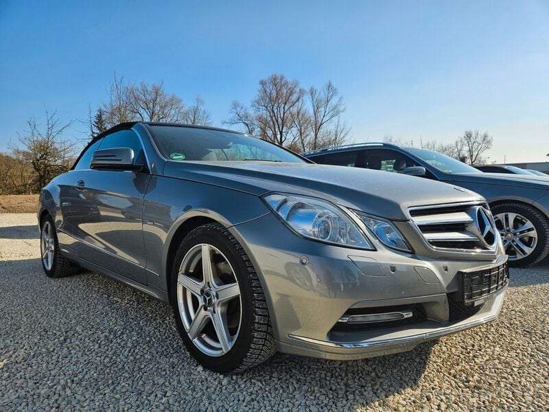 Gebraucht Mercedes E250 Avantgarde 204 PS (150 kW) 2012 Grau Cabrio
