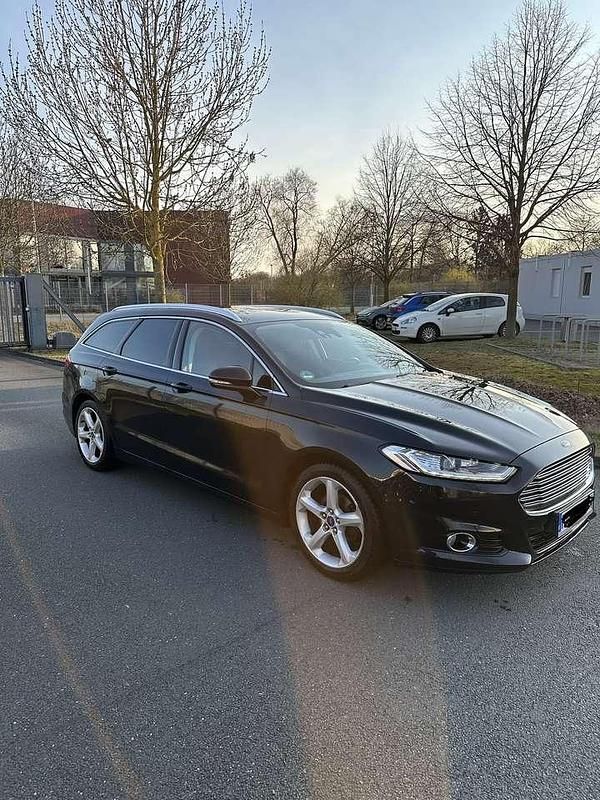 Gebraucht Ford Mondeo Titanium 179 PS (131 kW) 2015 Schwarz Kombi