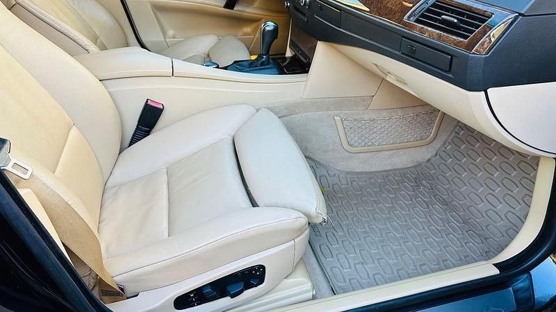 Gebraucht BMW 525 218 PS (160 kW) 2006 Schwarz Kombi