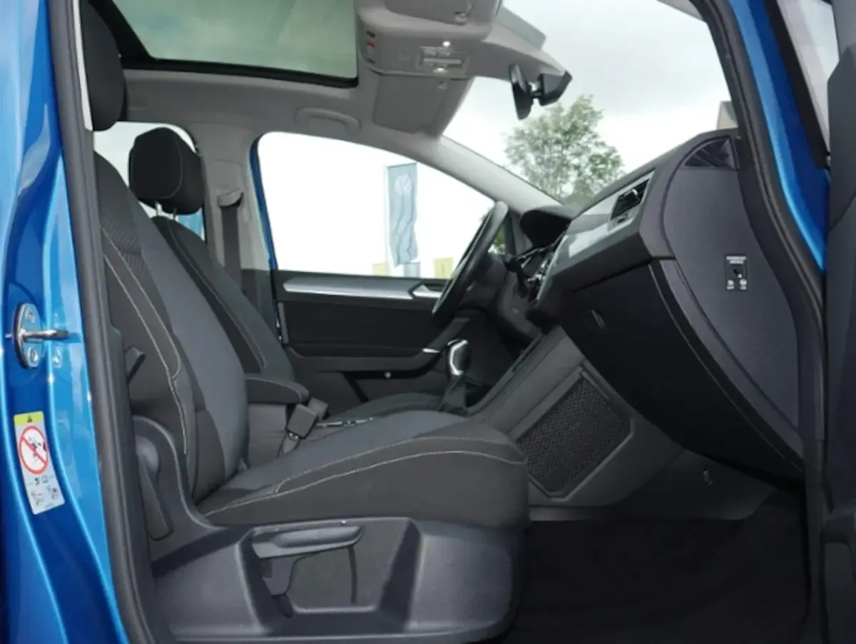 Gebraucht VW Touran Active 150 PS (110 kW) 2023 Blau Van / Kleinbus