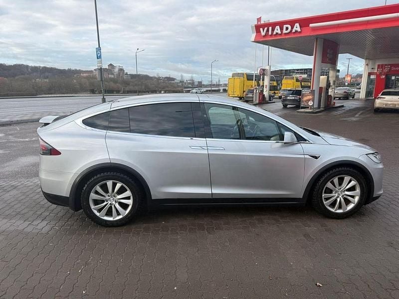 Silber Gebraucht 2017 Tesla Model X SUV | 22.999 € (Superpreis) - Bild 1/4