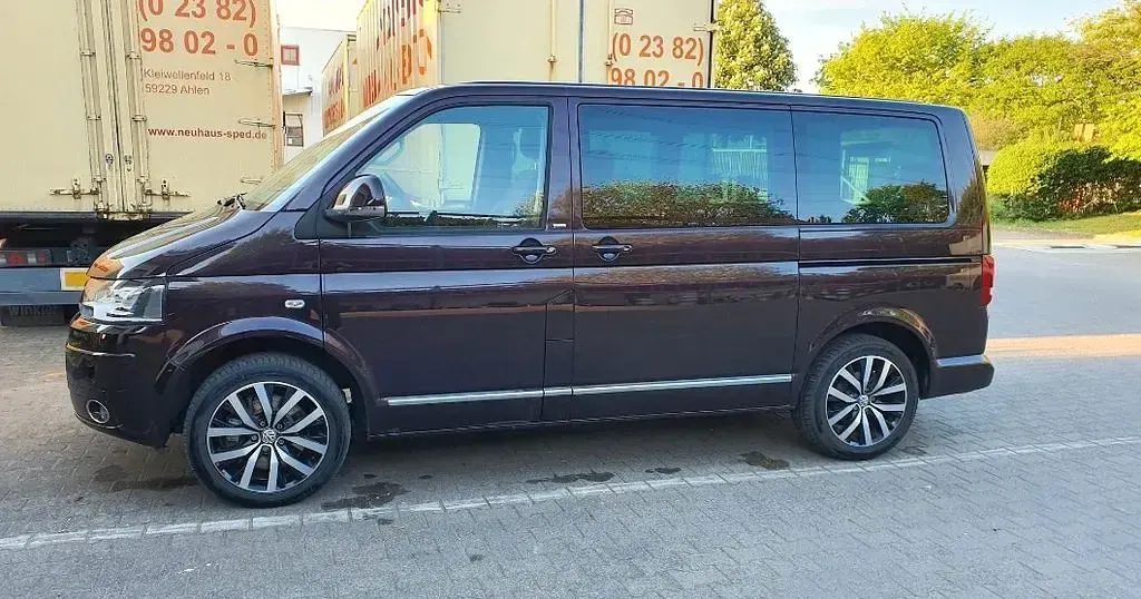 Gebraucht VW Multivan Cup 179 PS (131 kW) 2014 Violett Van / Kleinbus