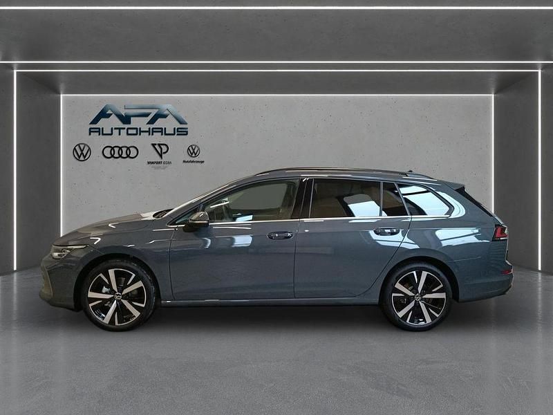 Neu VW Golf VIII Style 150 PS (110 kW) 2025 Delfingrau metallic Kombi