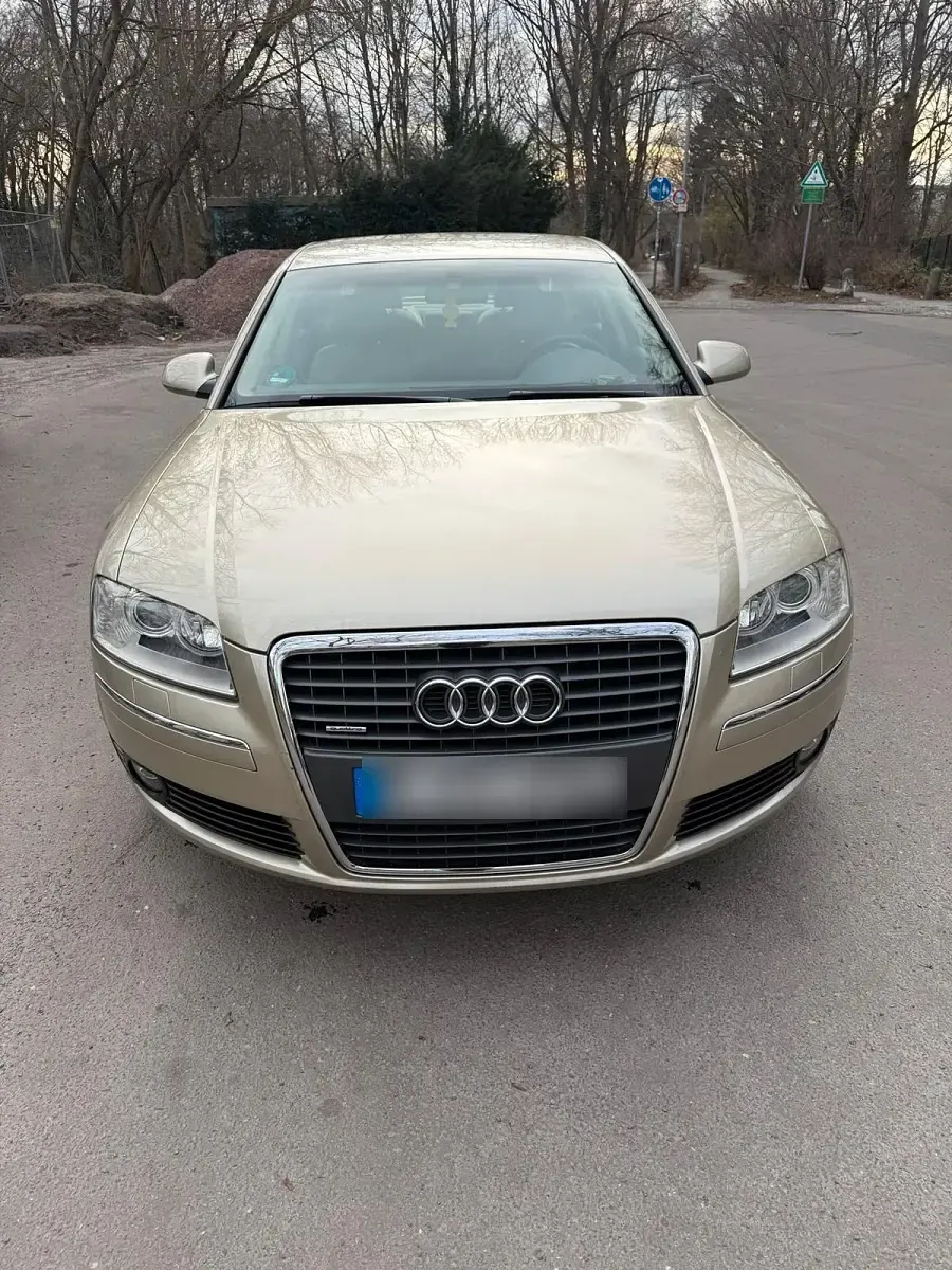 Gebraucht Audi A8 260 PS (191 kW) 2005 Gold Limousine