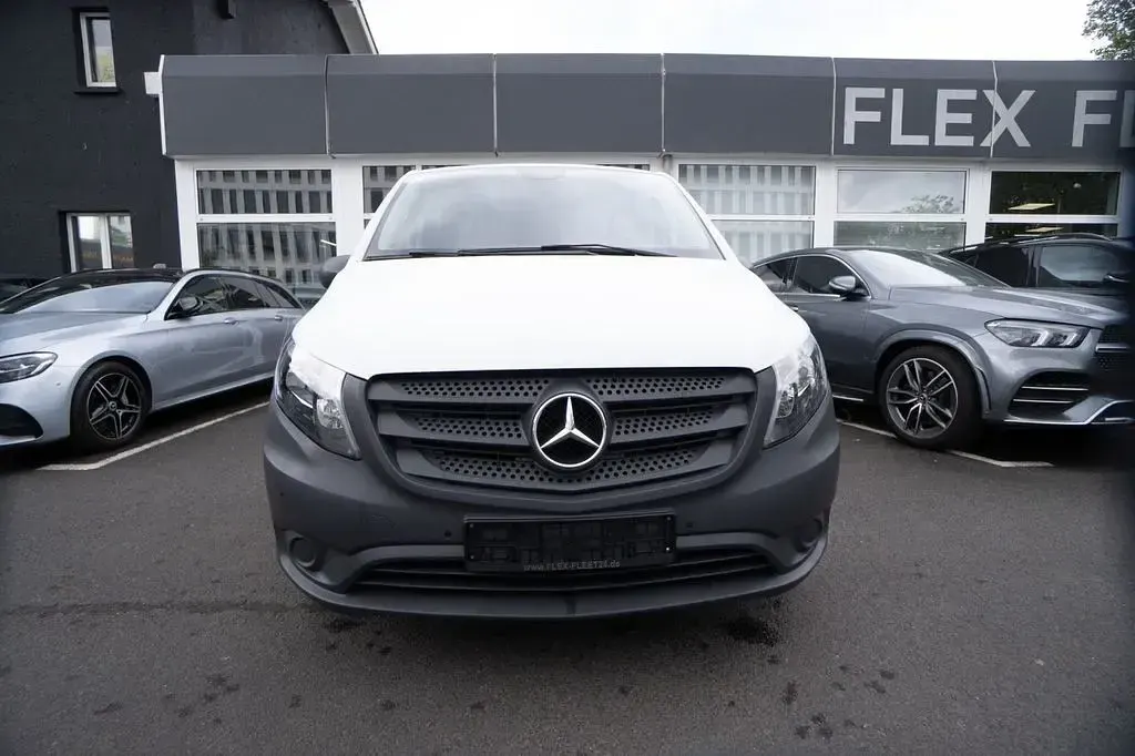 Gebraucht Mercedes Vito 163 PS (119 kW) 2021 Arktikweiss Van