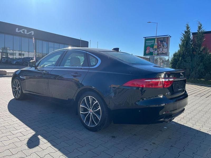 Gebraucht Jaguar XF Prestige 179 PS (131 kW) 2015 Schwarz Limousine