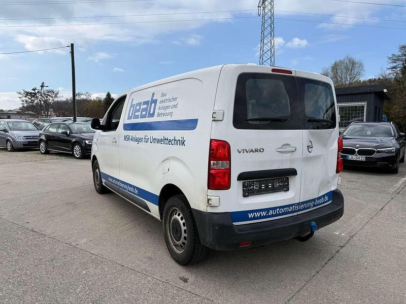 Gebraucht Opel Vivaro Edition 122 PS (89 kW) 2019 Jade weiss/arktis weiss Van / Kleinbus