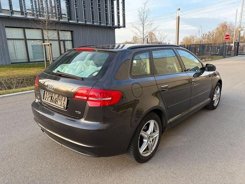 Gebraucht Audi A3 Attraction 140 PS (102 kW) 2012 Grau Kleinwagen