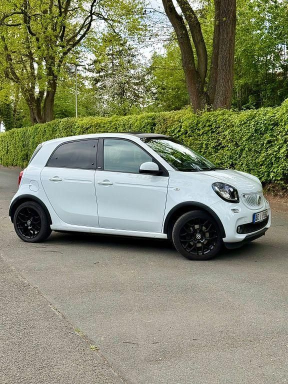 Second-hand Smart ForFour 90 CP (66 kW) 2016 Alb Hatchback