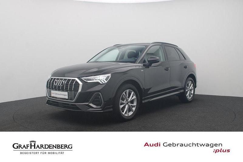 Mythosschwarz metallic Gebraucht 2022 Audi Q3 Design SUV | 27.880 € (Fairer Preis) - Bild 1/4