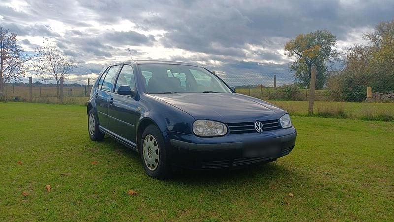 Blau Gebraucht 1999 VW Golf IV Kleinwagen | 420 € (Superpreis) - Bild 1/4