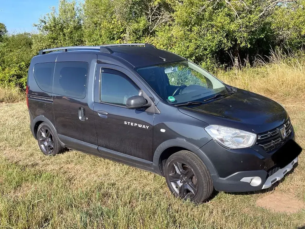 Gebraucht Dacia Dokker Stepway 116 PS (85 kW) 2017 Schwarz Van / Kleinbus