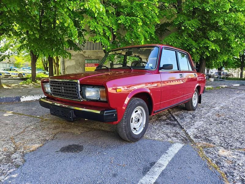Second-hand Lada 2107 75 CP (55 kW) 1989 Roșu Berlinǎ