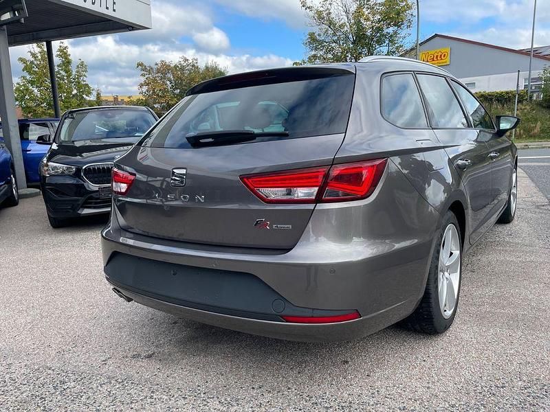 Second-hand Seat Leon ST 4Drive 150 CP (110 kW) 2016 Gri Break