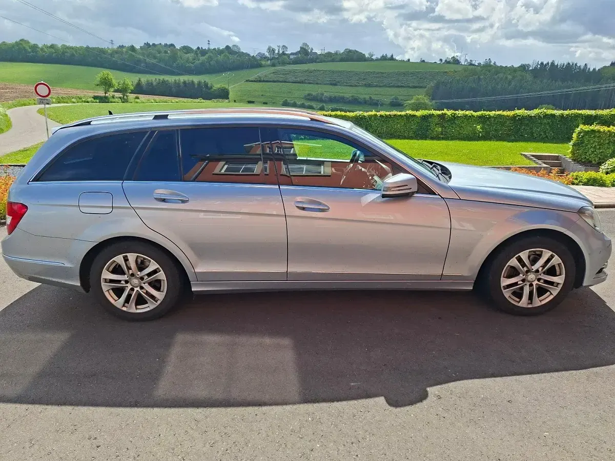 Gebraucht Mercedes 220 170 PS (125 kW) 2014 Grau Kombi