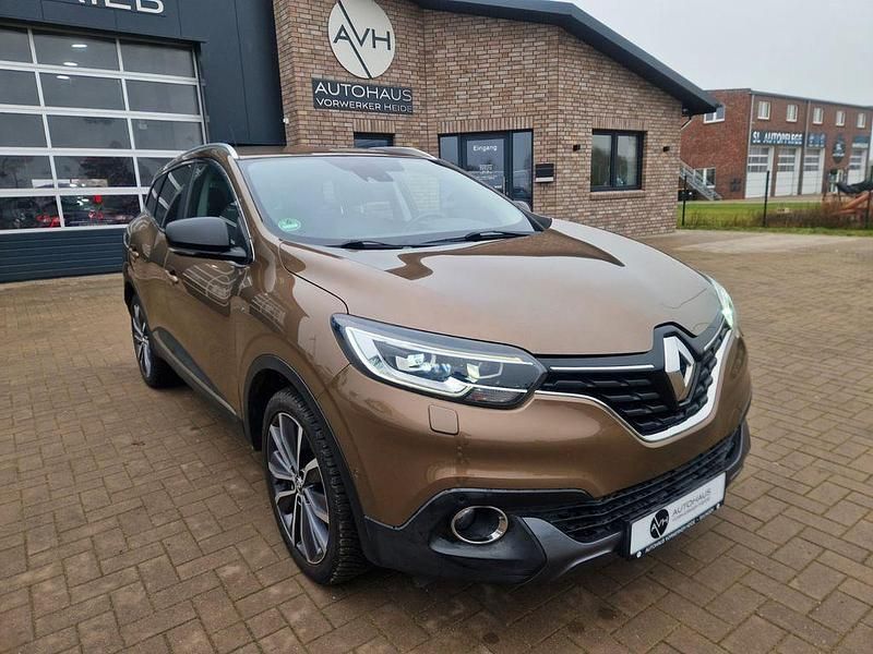 Braun Gebraucht 2016 Renault Kadjar Bose Edition SUV | 11.390 € (Fairer Preis) - Bild 1/4