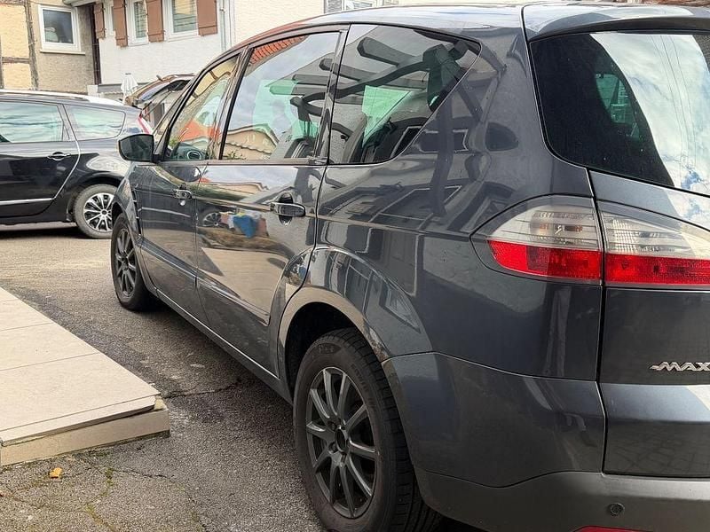 Grau Gebraucht 2007 Ford S-MAX S Van / Kleinbus | 5.999 € - Bild 1/4