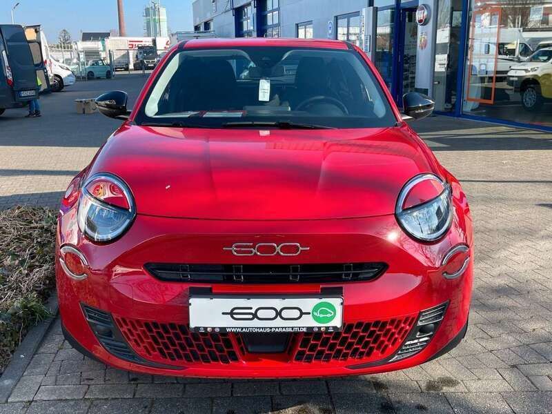 Gebraucht Fiat 600E Red 114 kW (156 PS) 2025 Rot SUV