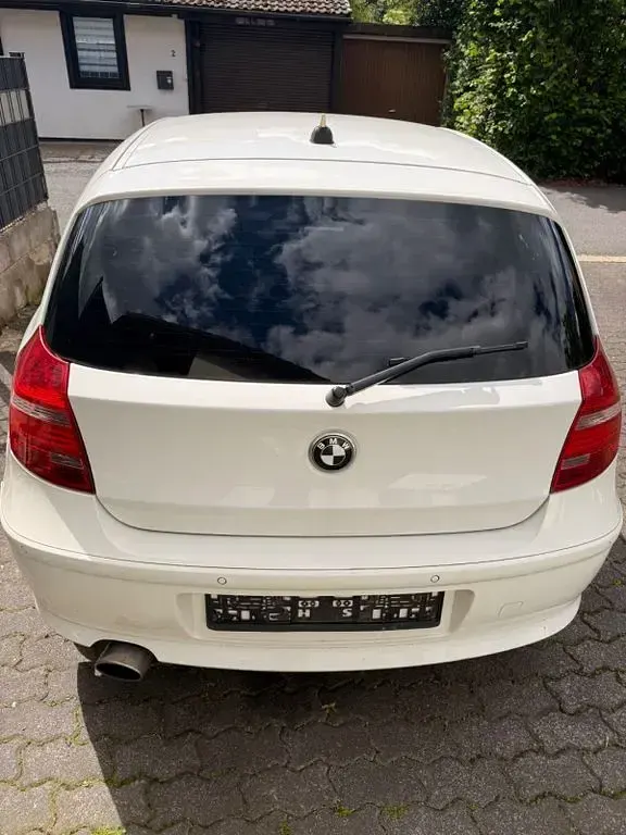 Gebraucht BMW 116 Performance 122 PS (89 kW) 2007 Weiß Kleinwagen