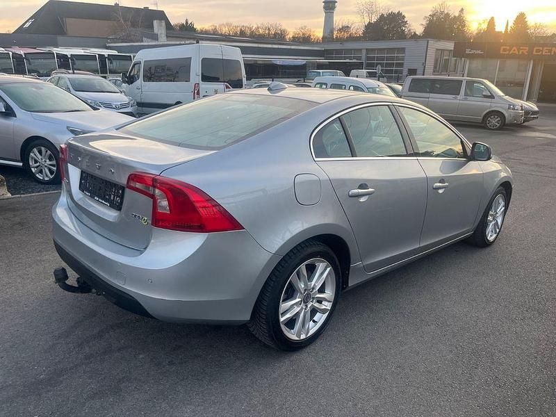 Gebraucht Volvo S60 Momentum 114 PS (83 kW) 2011 Silber Limousine