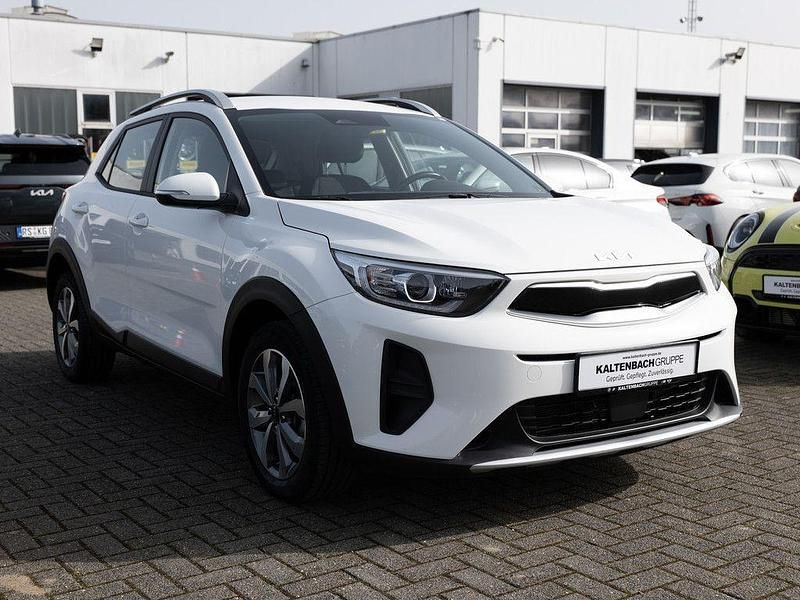 Gebraucht Kia Stonic Vision 101 PS (74 kW) 2023 Weiß SUV