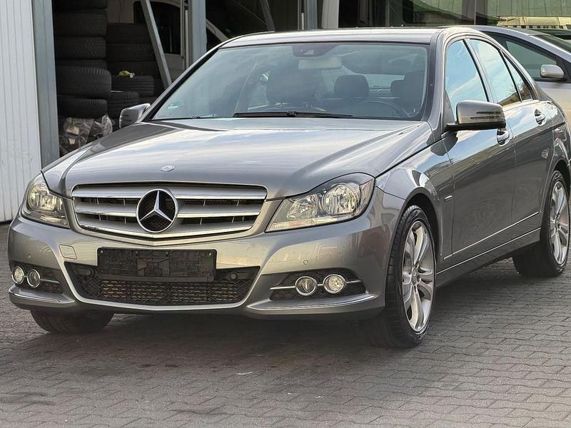 Silber Gebraucht 2011 Mercedes C180 Limousine | 7.999 € (Guter Preis) - Bild 1/4