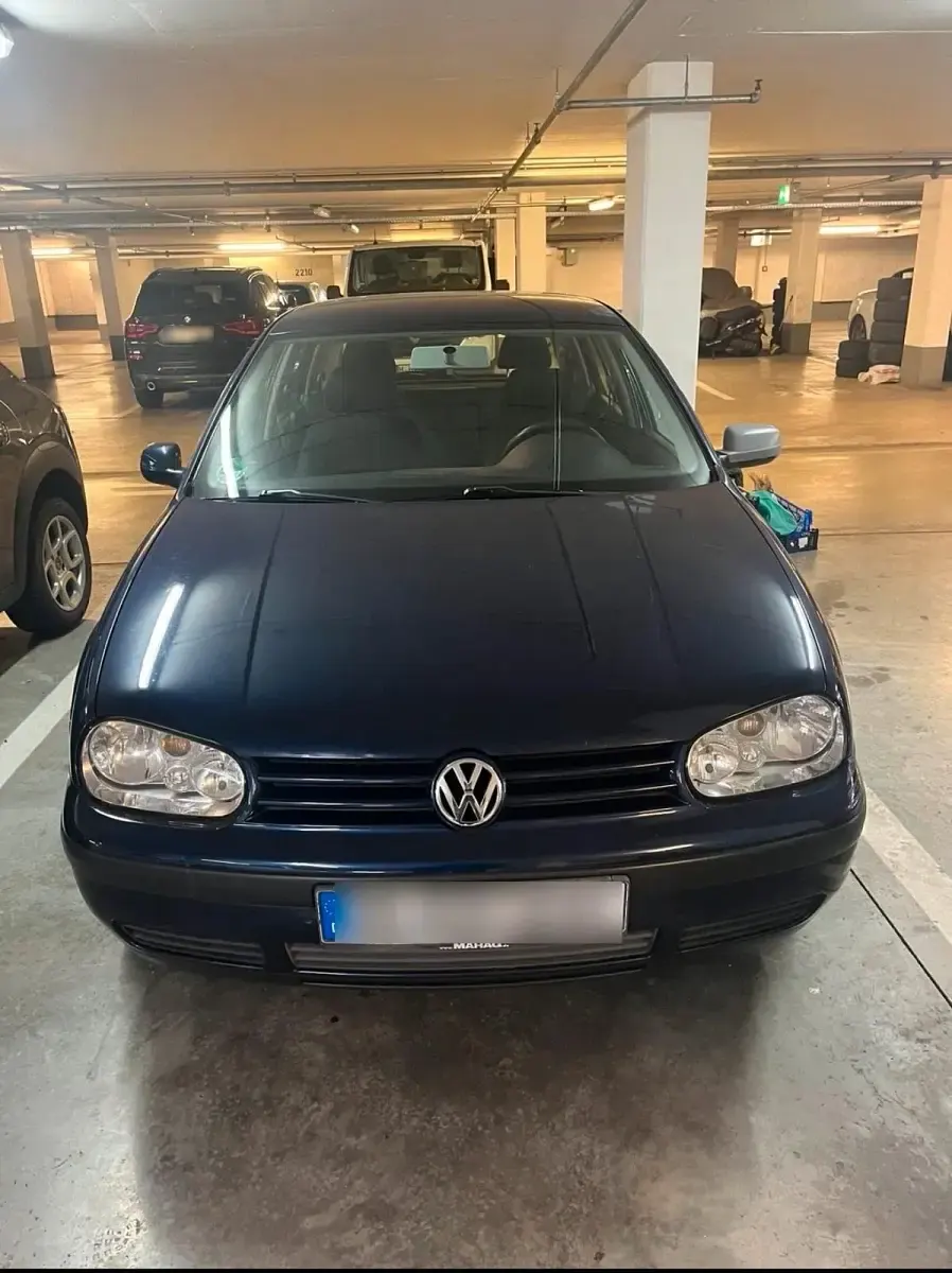 Usata VW Golf IV 75 CV (55 kW) 2002 Blu Utilitaria