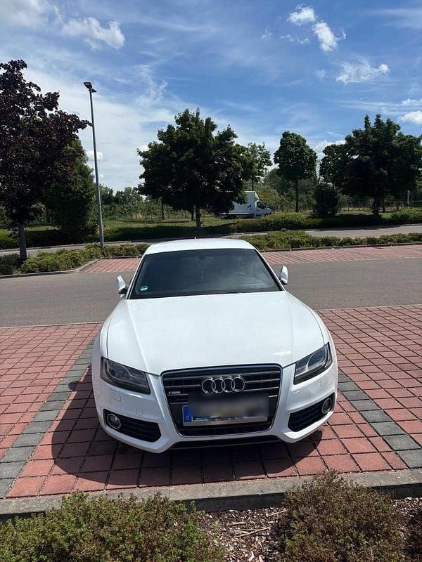 Weiß Gebraucht 2011 Audi A5 S-Line Limousine | 10.650 € (Guter Preis) - Bild 1/4