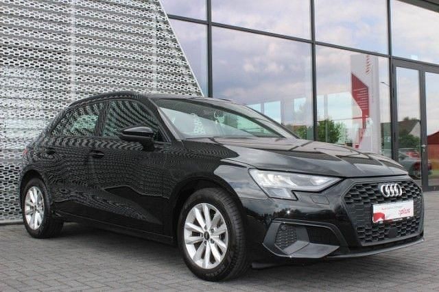 Gebraucht Audi A3 Ambiente 116 PS (85 kW) 2022 Mythosschwarz metallic Limousine