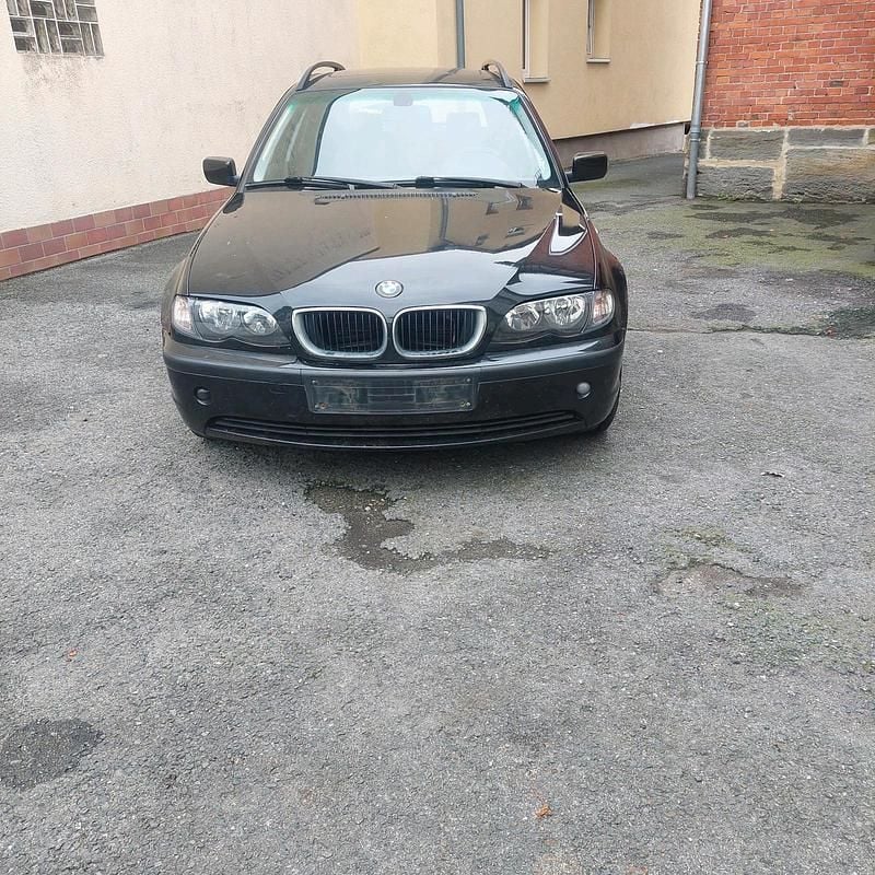 Schwarz Gebraucht 2003 BMW 318 Kombi | 2.000 € (Fairer Preis) - Bild 1/1