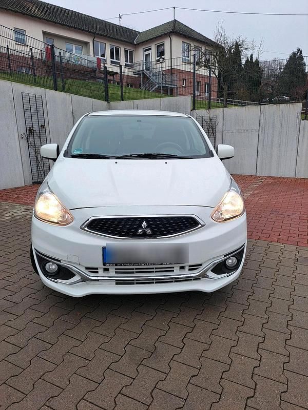 Weiß Gebraucht 2019 Mitsubishi Space Star Kleinwagen | 3.600 € - Bild 1/4
