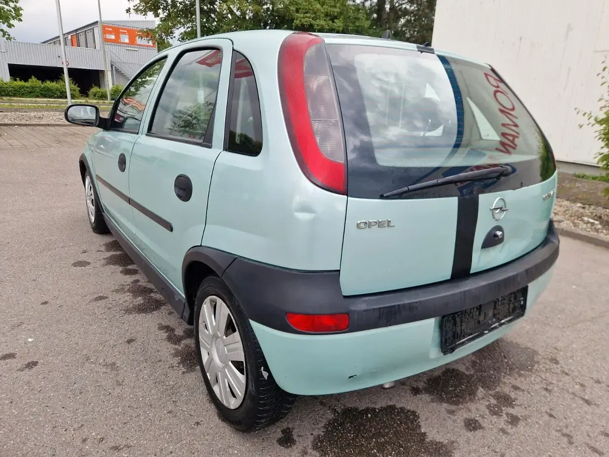 Używany Opel Corsa Elegance 75 KM (55 kW) 2002 Zielony Hatchback