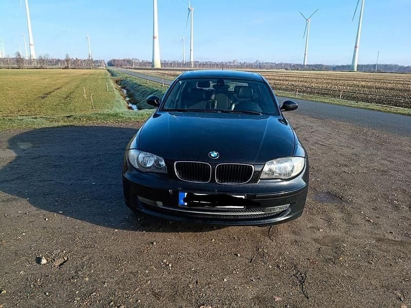 Gebraucht BMW 123 Performance 204 PS (150 kW) 2008 Schwarz Kleinwagen