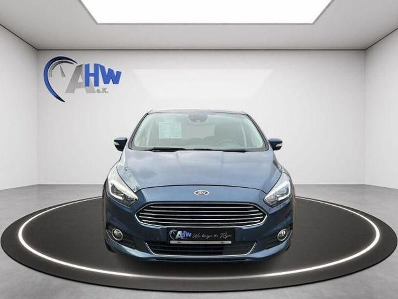 Gebraucht Ford S-MAX Titanium 190 PS (139 kW) 2018 Blau Van / Kleinbus