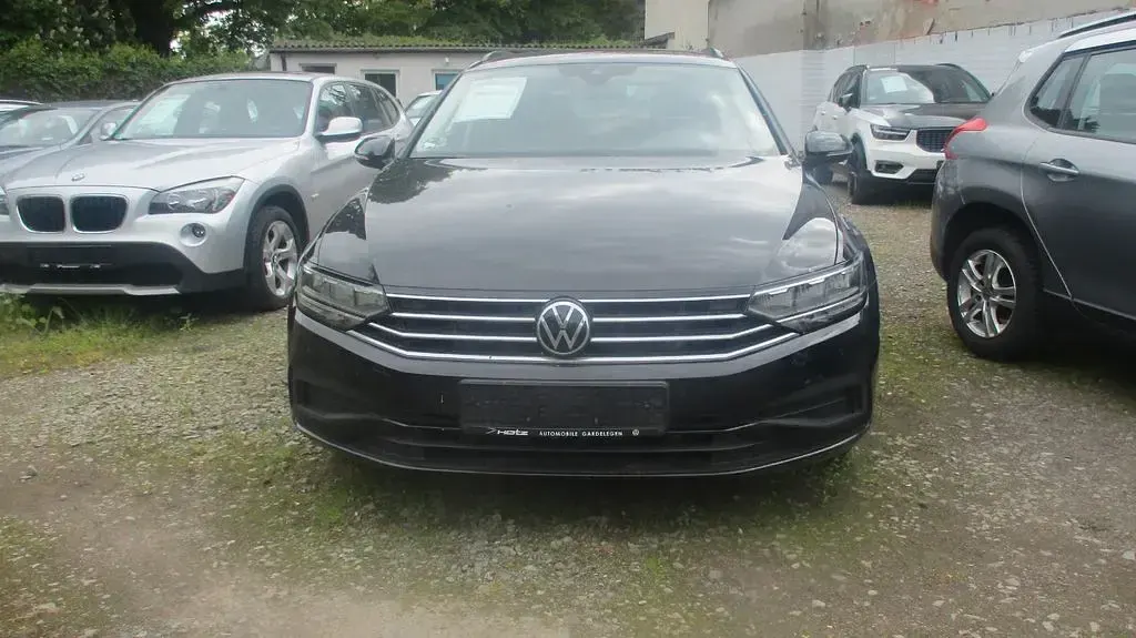 Używany VW Passat 150 KM (110 kW) 2023 Czarny Kombi