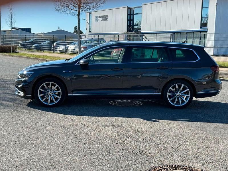 Gebraucht VW Passat GTE 156 PS (114 kW) 2020 Grau Kombi