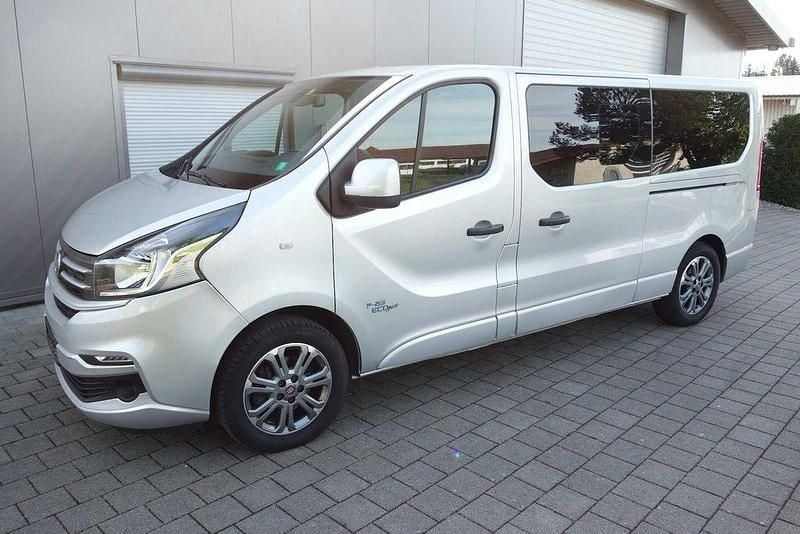 Silber Gebraucht 2016 Fiat Talento Family Van | 15.800 € (Guter Preis) - Bild 1/4