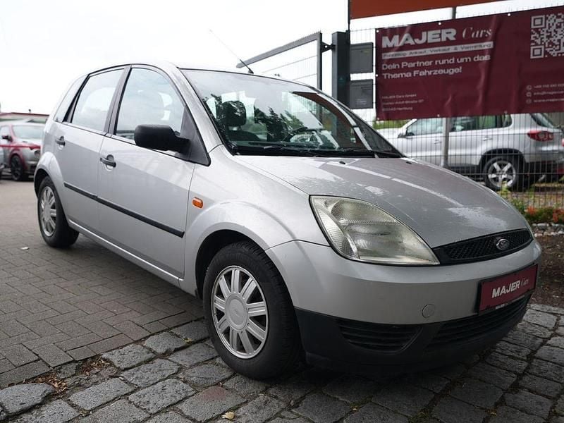Silber Gebraucht 2002 Ford Fiesta Ambiente Kleinwagen | 1.450 € (Fairer Preis) - Bild 1/4
