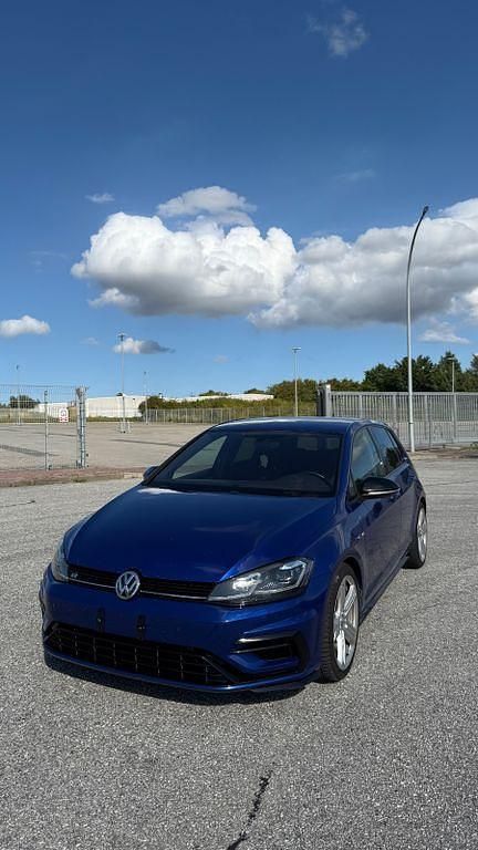 Blau Gebraucht 2017 VW Golf VII R Limousine | 20.100 € (Fairer Preis) - Bild 1/4
