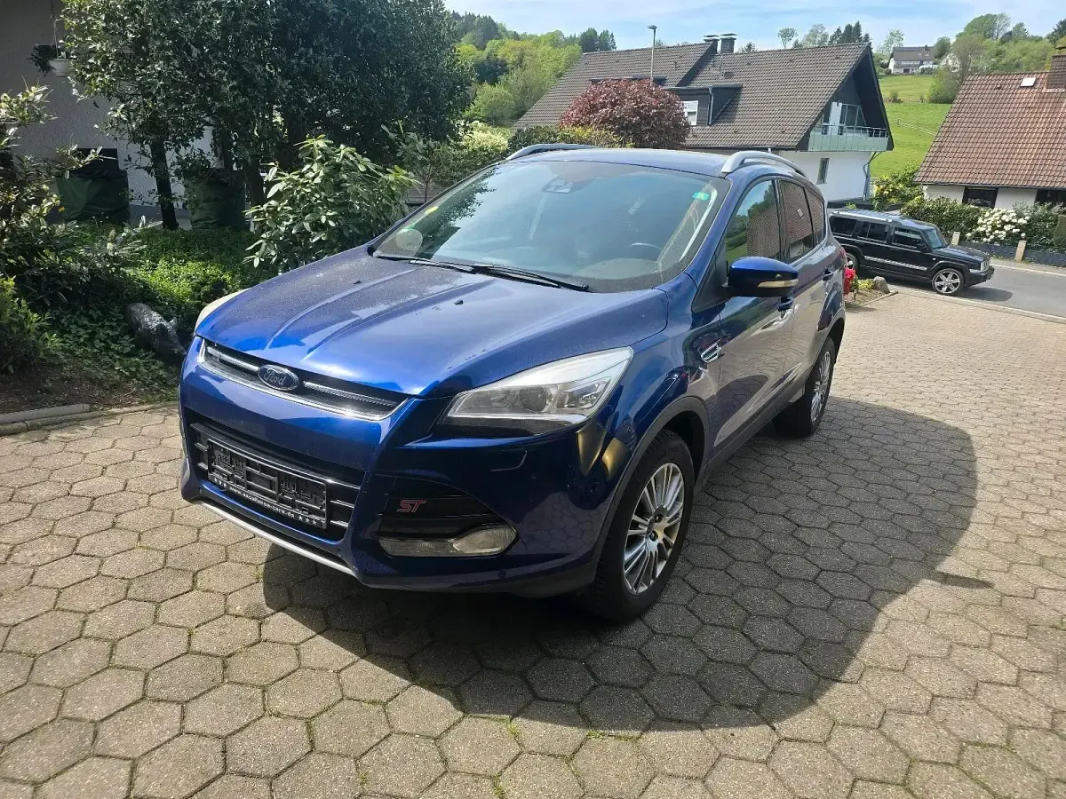 Second-hand Ford Kuga 190 CP (139 kW) 2014 Albastru SUV