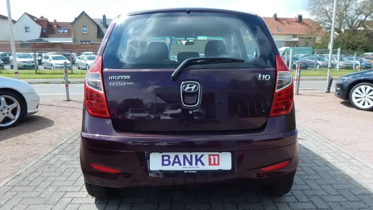 Gebraucht Hyundai i10 Edition 69 PS (50 kW) 2013 Purple fantasia Kleinwagen