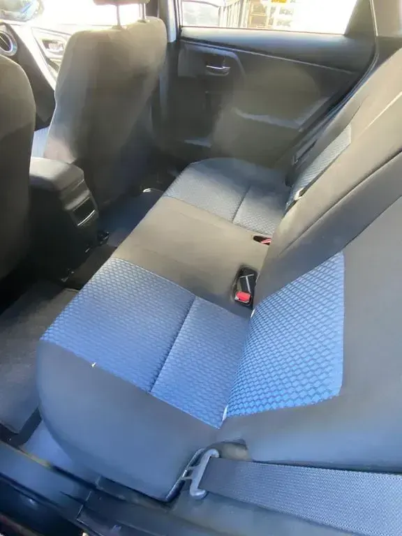 Gebraucht Toyota Auris Edition 99 PS (72 kW) 2011 Schwarz Kleinwagen