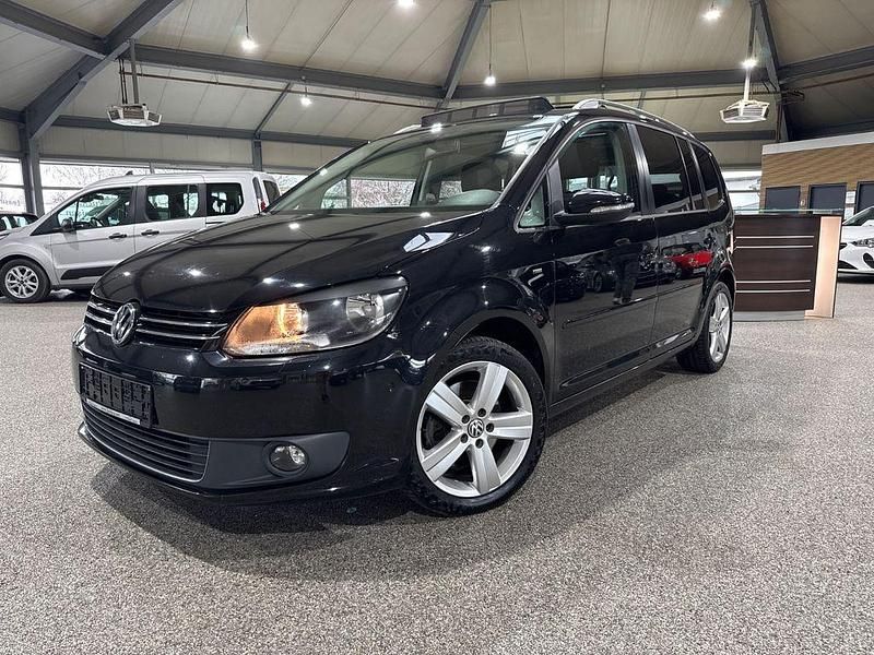 Gebraucht VW Touran Cup 140 PS (102 kW) 2015 Schwarz Van / Kleinbus