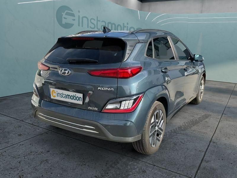 Blau Gebraucht 2022 Hyundai Kona SUV | 21.499 € (Etwas zu teuer) - Bild 1/4