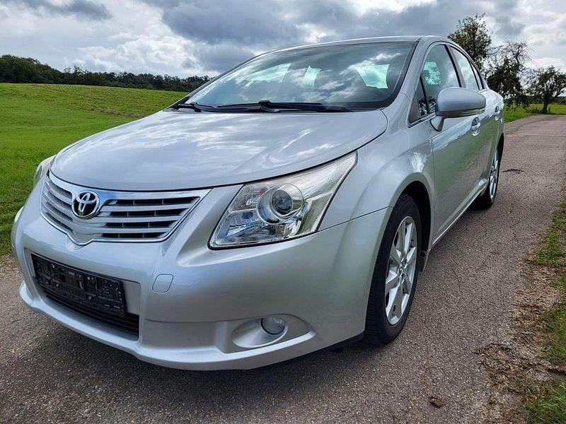 Silber Gebraucht 2010 Toyota Avensis Edition Limousine | 6.999 € (Fairer Preis) - Bild 1/4