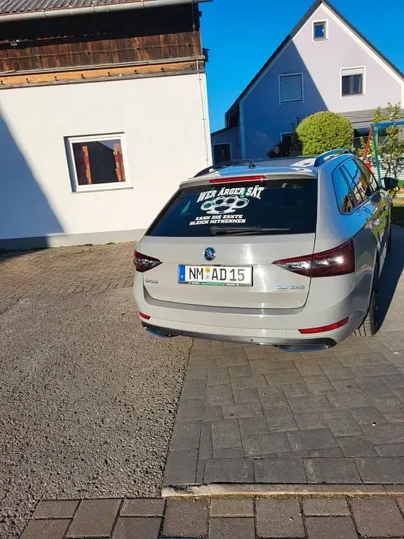 Gebraucht Skoda Superb SportLine 220 PS (161 kW) 2018 Grau Kombi