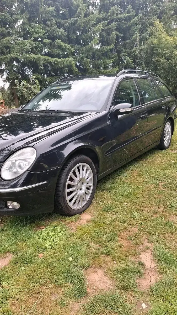 Gebraucht Mercedes E220 150 PS (110 kW) 2004 Schwarz Kombi