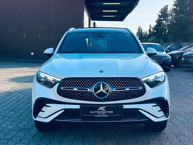 Gebraucht Mercedes GLC300 AMG Line Premium 258 PS (189 kW) 2024 Diamantweiss met. SUV